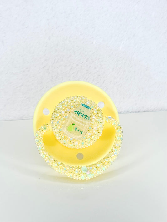 Pear yoghurt round base adult size pacifier
