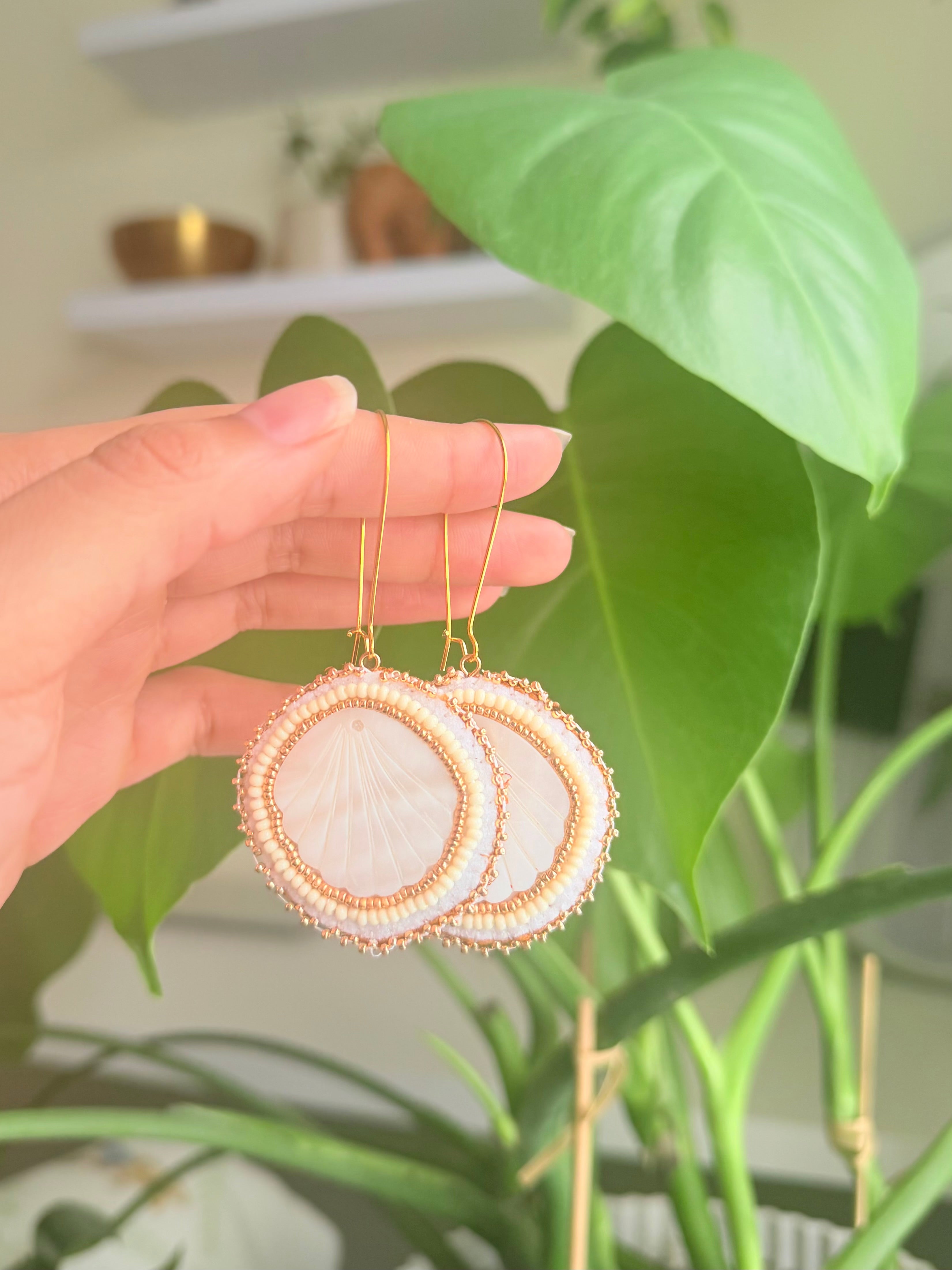 Fresh water pearl shell beaded earrings