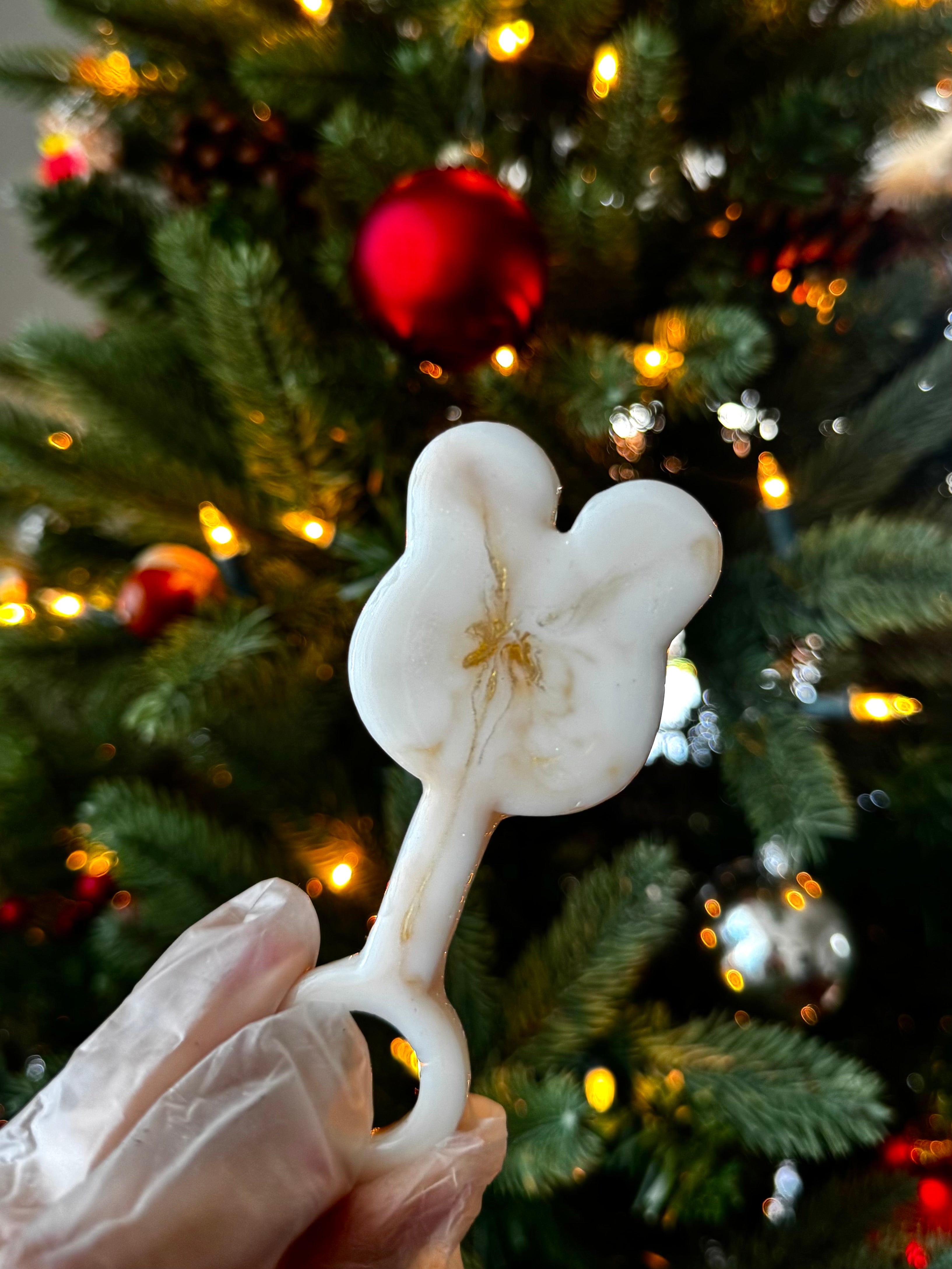 Gold bunny resin rattle